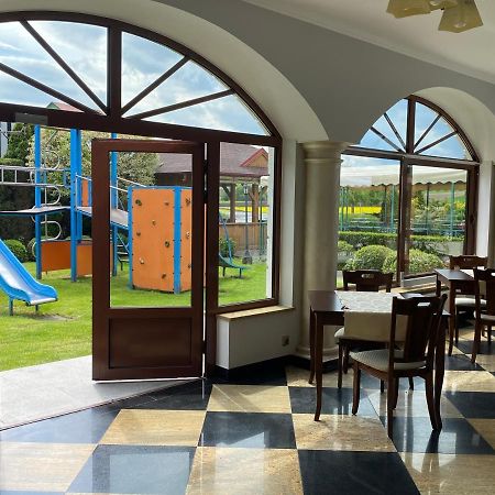 Hotel Zajazd Polonez Tuczempy Exterior photo